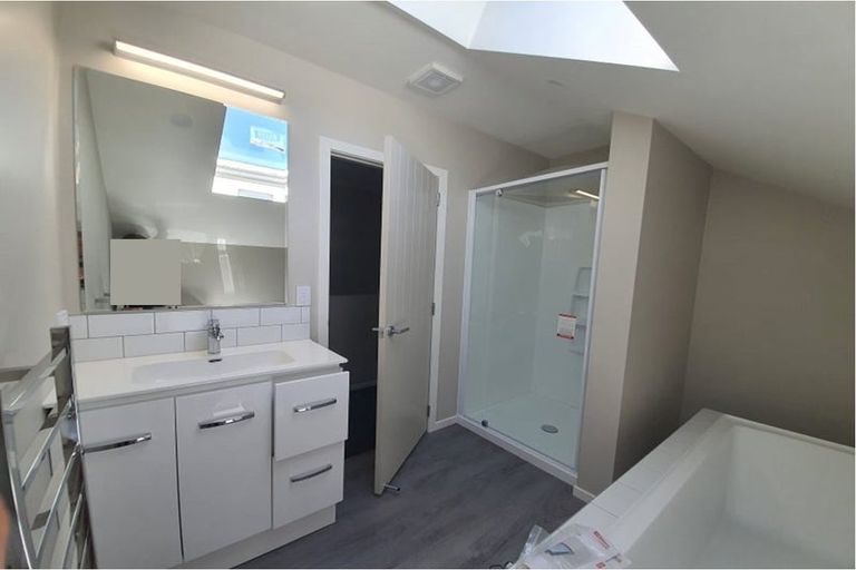 Photo of property in 6c Te Whiti Grove, Waterloo, Lower Hutt, 5011