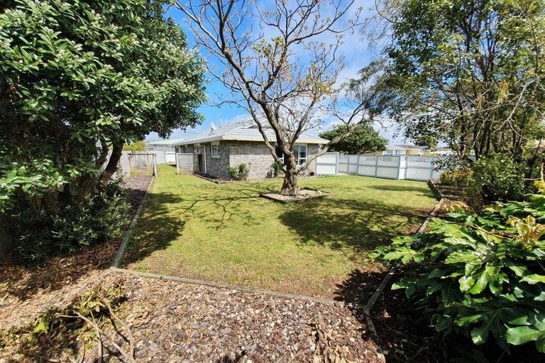 Photo of property in 24 Rangiatea Street, Paraparaumu Beach, Paraparaumu, 5032
