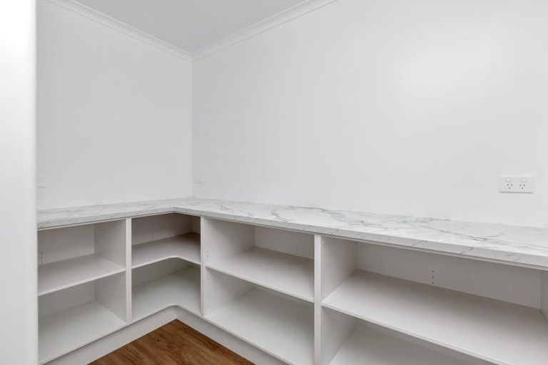 Photo of property in 15 Te Taniwha Road, One Tree Point, 0118