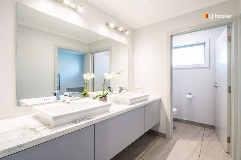 Photo of property in 30 Grandvista Drive, Green Island, Dunedin, 9018