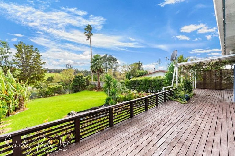 Photo of property in 9 Whaka Street, Maungaturoto, 0520