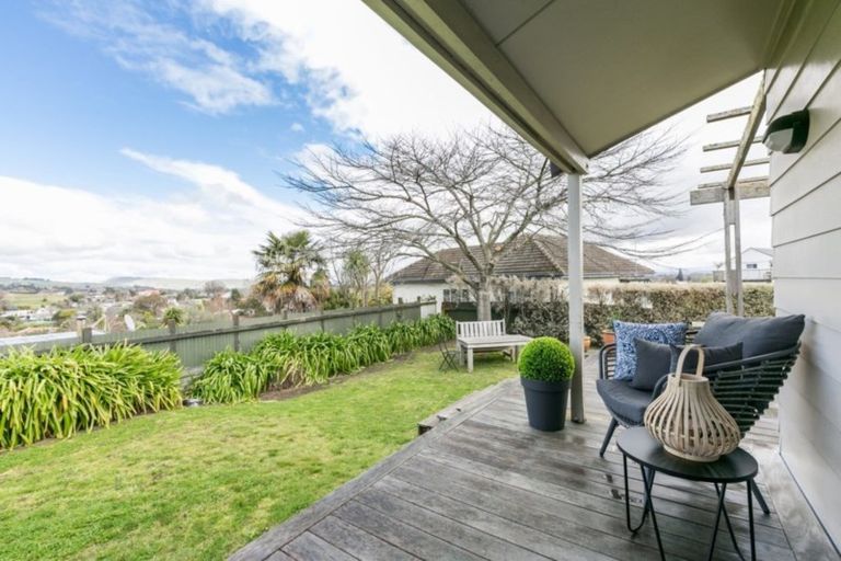 Photo of property in 10 Busby Hill, Havelock North, 4130