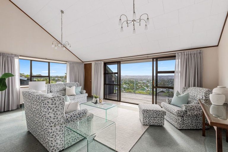 Photo of property in 80 Marellen Drive, Red Beach, 0932