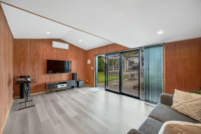 Photo of property in 42 Church Road, Taradale, Napier, 4112