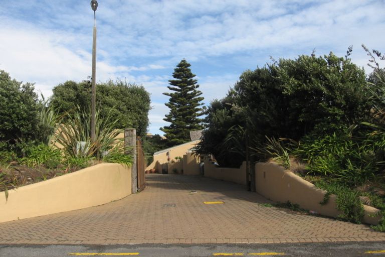 Photo of property in Seaforth, 2-6 Garden Road, Raumati Beach, Paraparaumu, 5032