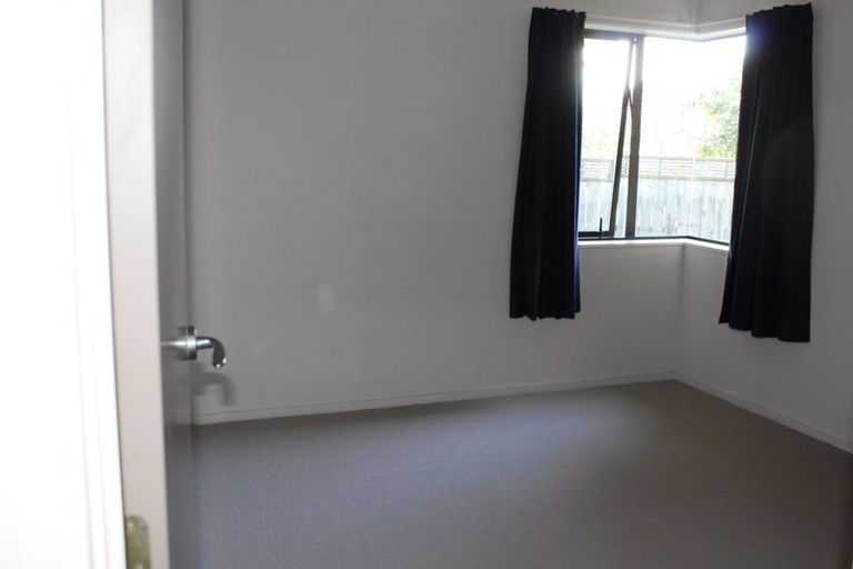 Photo of property in 34a Amberley Avenue, Te Atatu South, Auckland, 0610