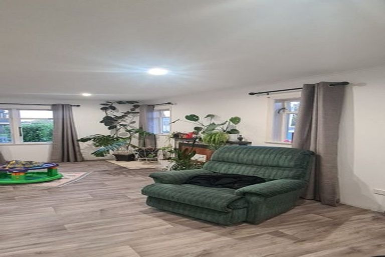 Photo of property in 11 Kirk Street, Otaki, 5512