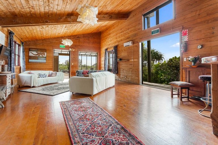 Photo of property in 376 Oaia Road, Muriwai, Waimauku, 0881