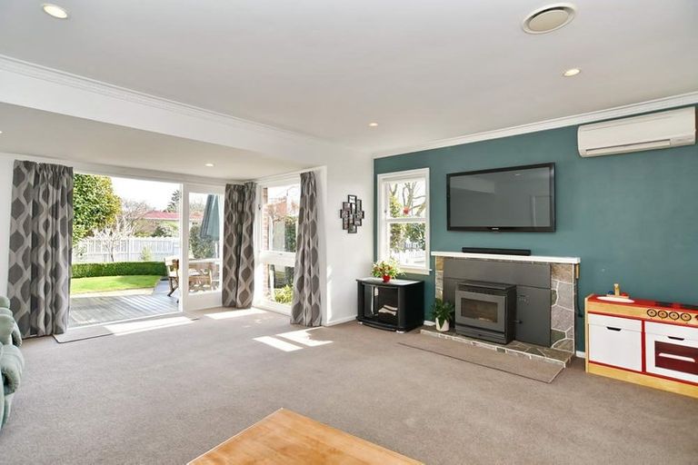 Photo of property in 30 Dunster Street, Burnside, Christchurch, 8053