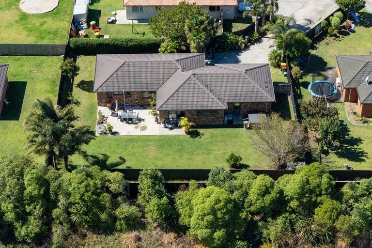 Photo of property in 17 Morewa Place, Takanini, 2112