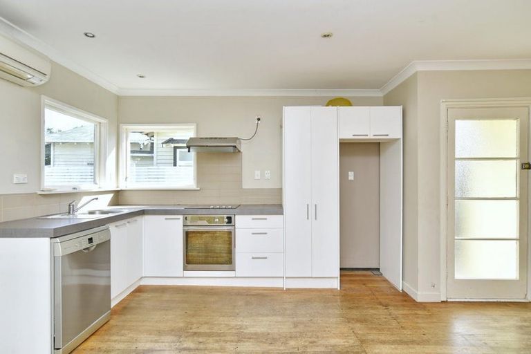 Photo of property in 18 Pinewood Avenue, North New Brighton, Christchurch, 8083