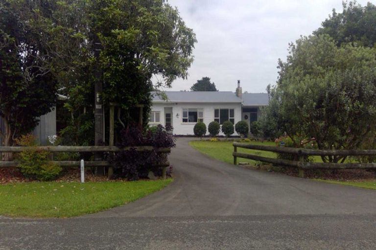 Photo of property in 18 Arthur Road, Paraite, New Plymouth, 4373