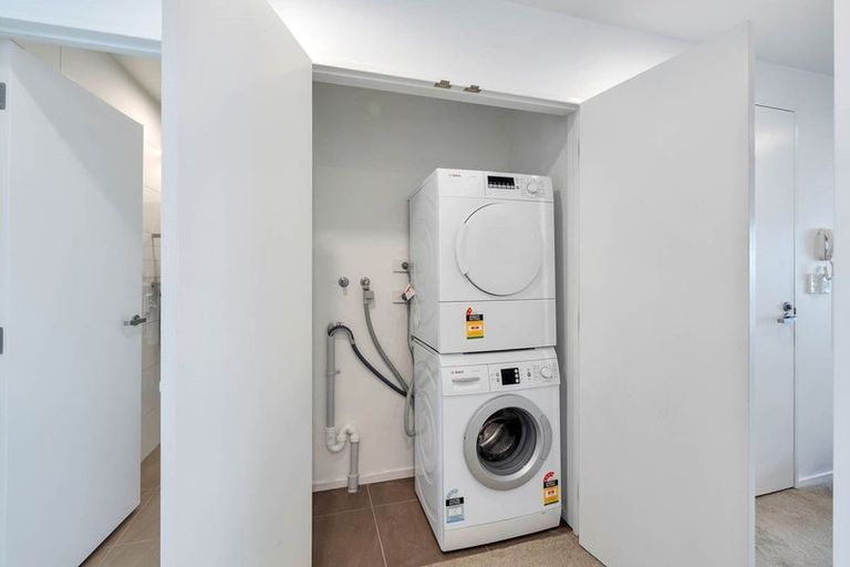 Photo of property in Apollo Apartments, 201/46 Rosedale Road, Rosedale, Auckland, 0632