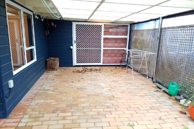 Photo of property in 6 Bass Street, West Harbour, Auckland, 0618