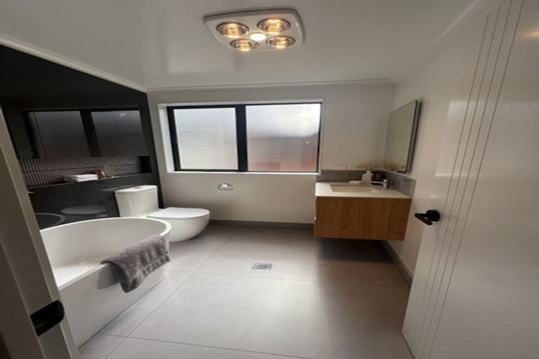 Photo of property in 2/3 Sundown Crescent, Melville, Hamilton, 3206