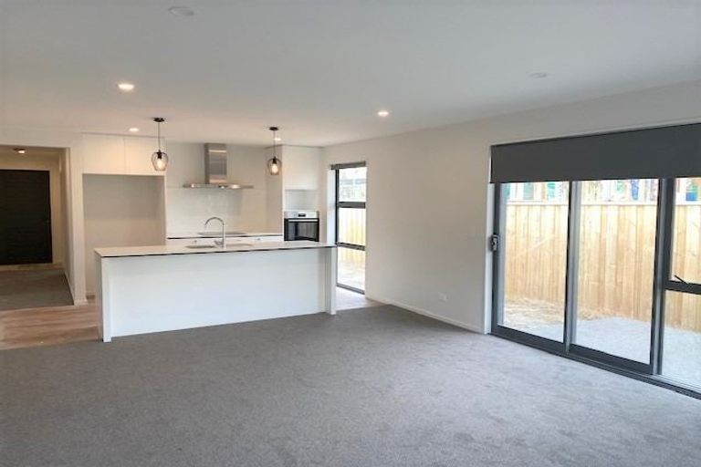 Photo of property in 5 Woodford Avenue, Woodend, 7610