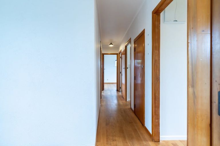 Photo of property in 73 Gloria Avenue, Te Atatu Peninsula, Auckland, 0610