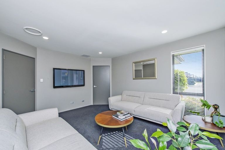 Photo of property in 17 Old Red Barn Road, Halswell, Christchurch, 8025