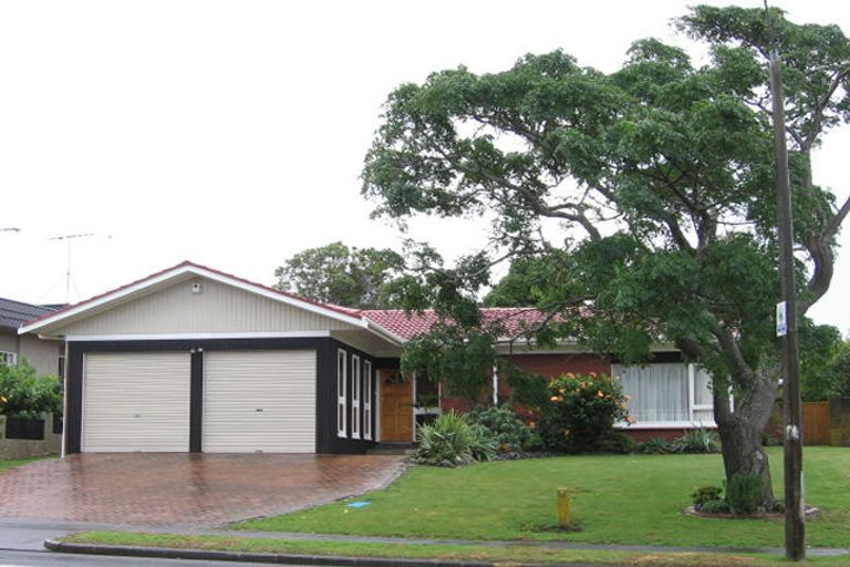 Photo of property in 9 Prince Regent Drive, Half Moon Bay, Auckland, 2012