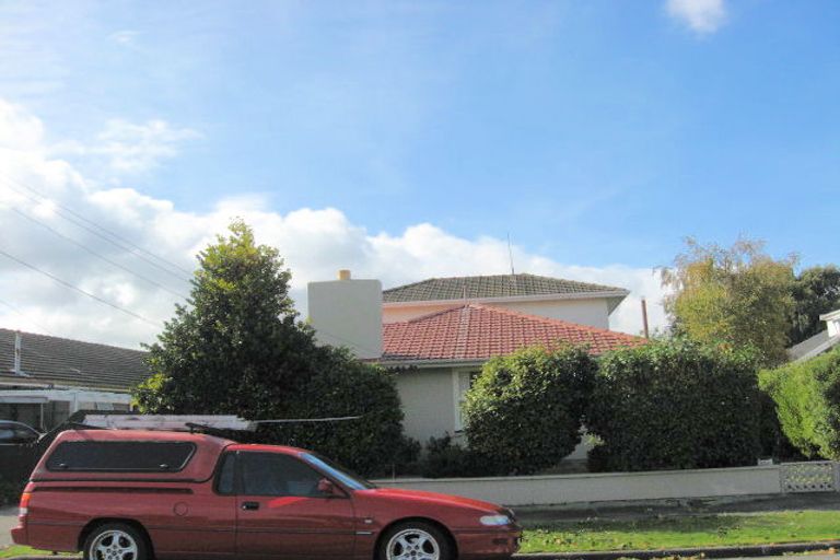 Photo of property in 2/156 Waimairi Road, Ilam, Christchurch, 8041