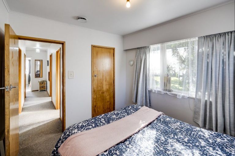 Photo of property in 28 Henley Crescent, Pirimai, Napier, 4112