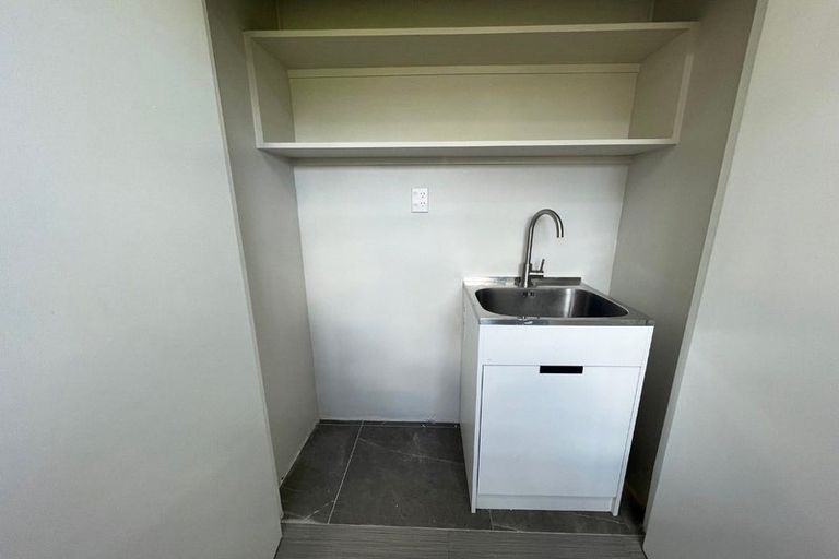 Photo of property in 4/9 Norman Spencer Drive, Papatoetoe, Auckland, 2104