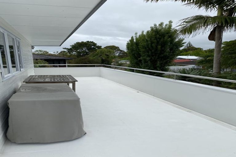 Photo of property in 1/37 Selwyn Crescent, Forrest Hill, Auckland, 0620