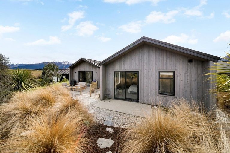 Photo of property in 5 Durness Court, Jacks Point, Queenstown, 9371