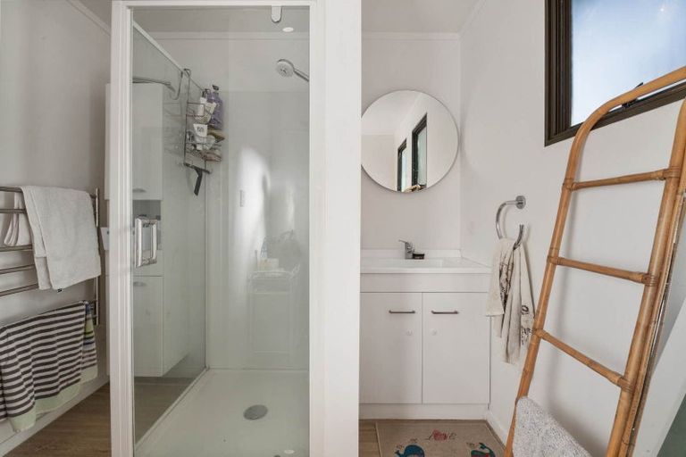 Photo of property in 183 Wade River Road, Wade Heads, Whangaparaoa, 0932