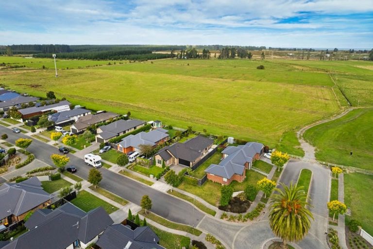 Photo of property in 4 Sutherland Drive, Kaiapoi, 7630