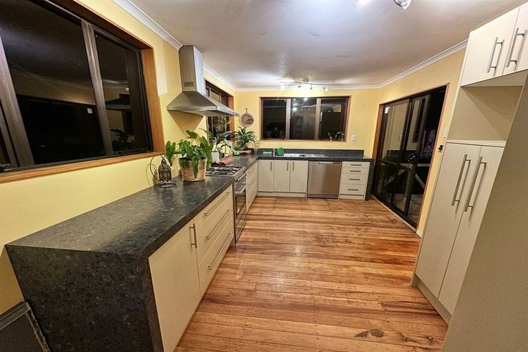 Photo of property in 14 Te Rauparaha Street, Otaki, 5512