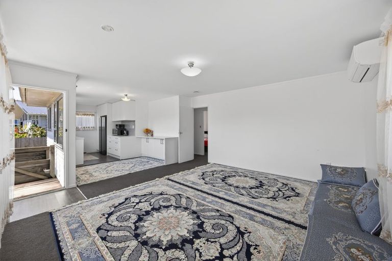 Photo of property in 1/47 Larne Avenue, Pakuranga Heights, Auckland, 2010