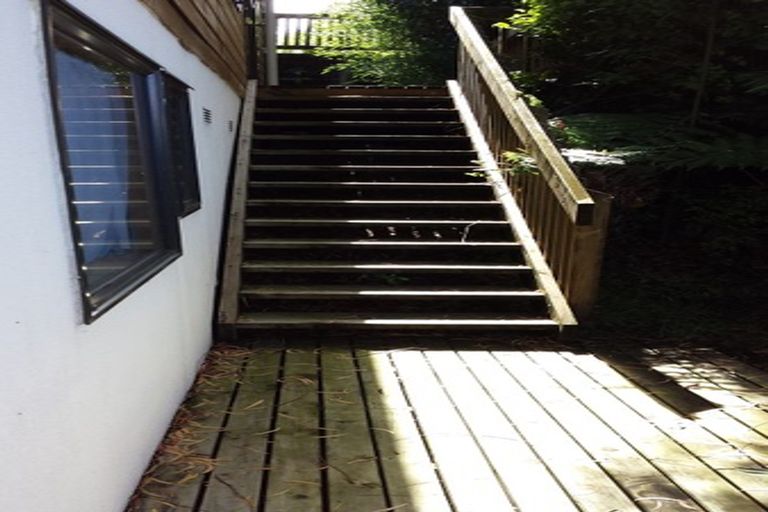 Photo of property in 2/13 Limmer Place, Browns Bay, Auckland, 0632