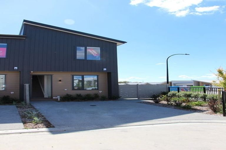 Photo of property in 11 Ngakoro Road, Karaka, Papakura, 2113