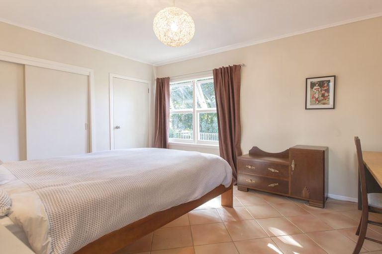 Photo of property in 1/179 Mokoia Road, Birkenhead, Auckland, 0626