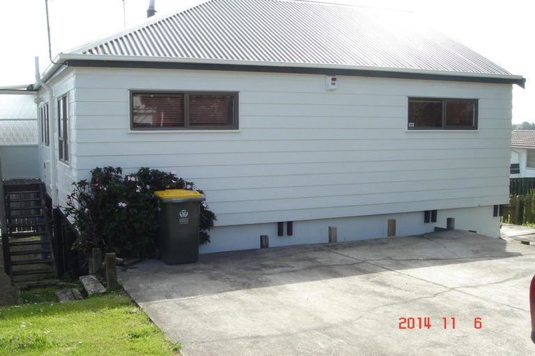 Photo of property in 36 Lewisham Street, Highland Park, Auckland, 2010