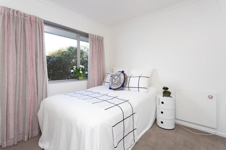 Photo of property in 42 Mays Road, St Albans, Christchurch, 8052