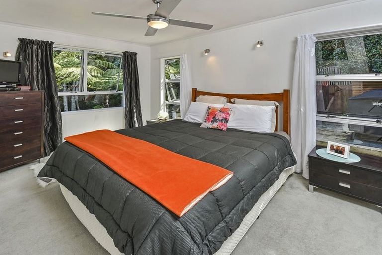 Photo of property in 26 Macnay Way, Murrays Bay, Auckland, 0630