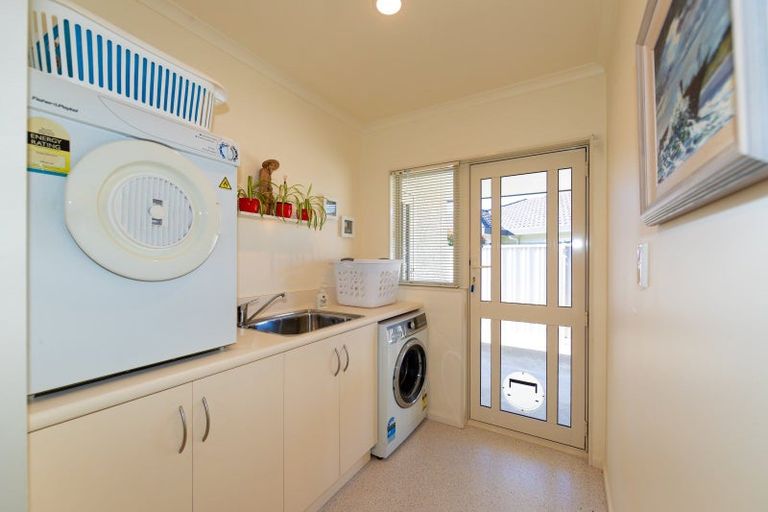 Photo of property in 33 Kensington Drive, Taradale, Napier, 4112