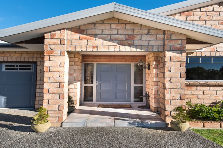 Photo of property in 6 Avonbrook Lane, Pukekohe, 2120