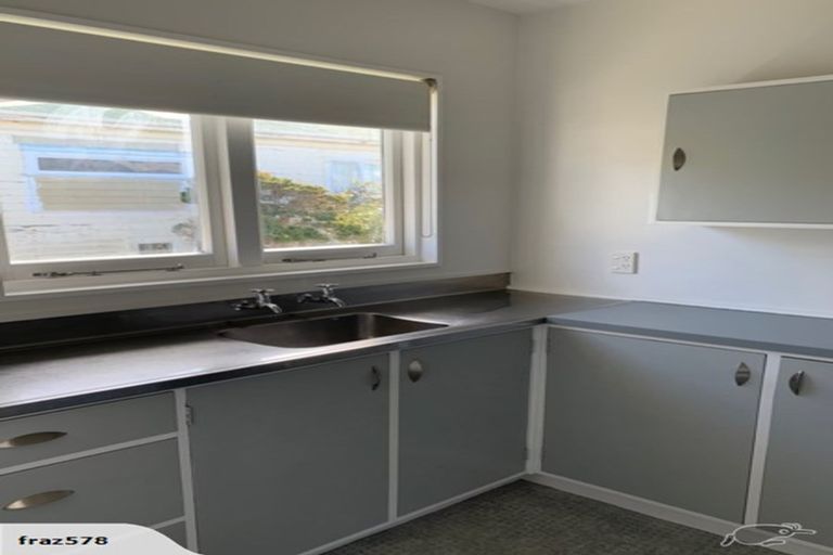 Photo of property in Bryon Court Flats, 25 Apuka Street, Brooklyn, Wellington, 6021