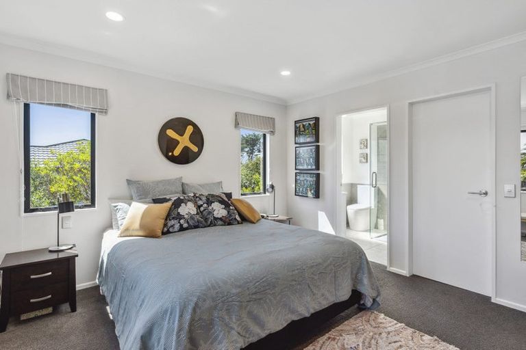 Photo of property in 41 Quadrant Heights, Paraparaumu, 5032