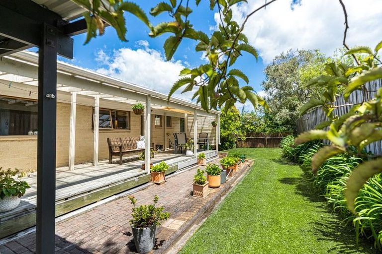 Photo of property in 59 Chelsea View Drive, Chatswood, Auckland, 0626