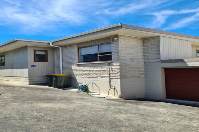 Photo of property in 1/5 Gulf View Road, Murrays Bay, Auckland, 0630