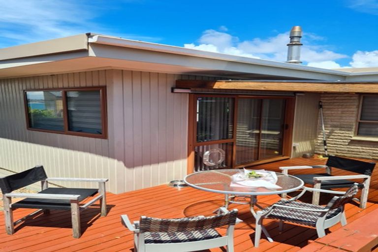 Photo of property in 1/5 Gulf View Road, Murrays Bay, Auckland, 0630