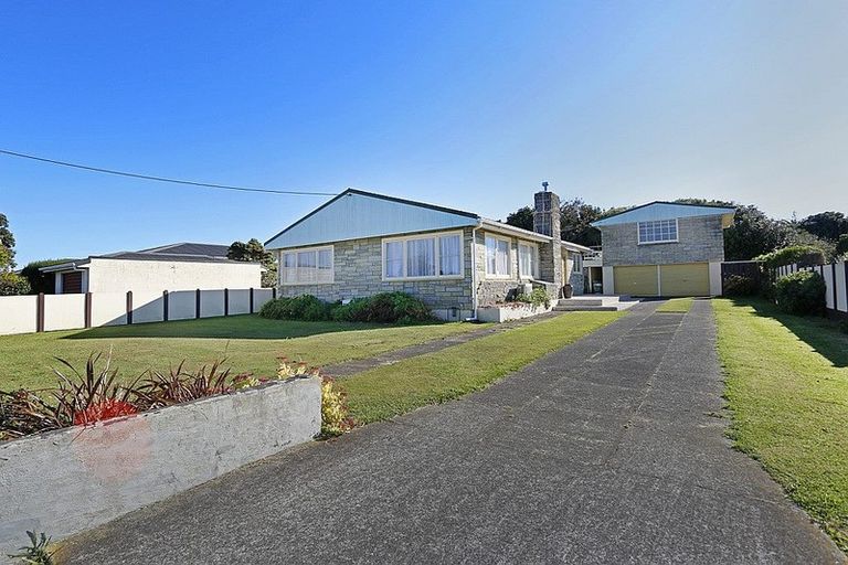 Photo of property in 13 Whitcombe Road, Opunake, 4616