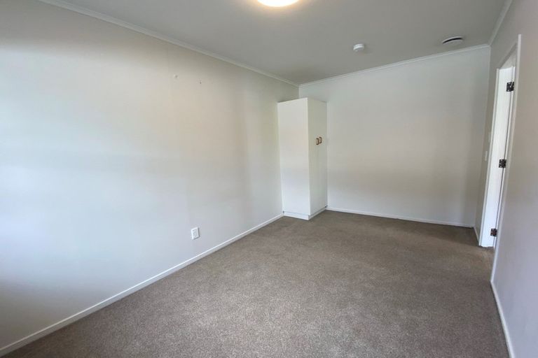 Photo of property in 1/11 Moa Road, Point Chevalier, Auckland, 1022