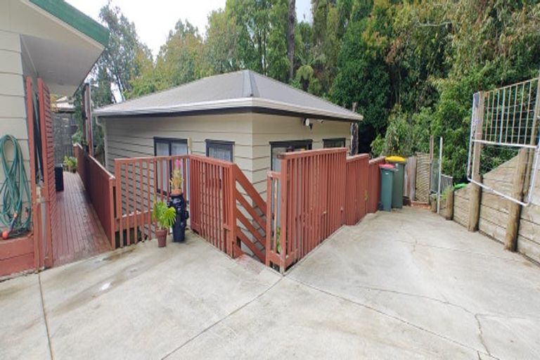Photo of property in 39a Evelyn Road, Cockle Bay, Auckland, 2014