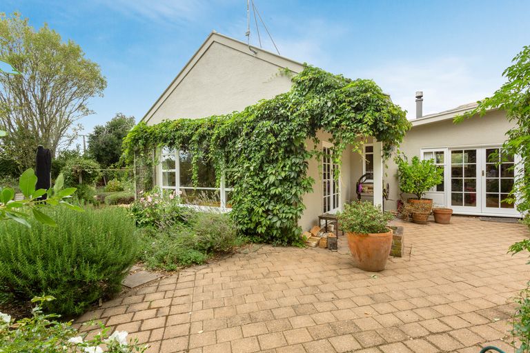 Photo of property in 205 Woodside Road, Woodside, Outram, 9073