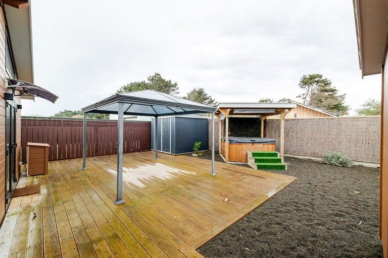 Photo of property in 71 Punga Street, Tangimoana, 4822